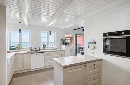 Hasle House | 4 bedroom nice home in Hasle