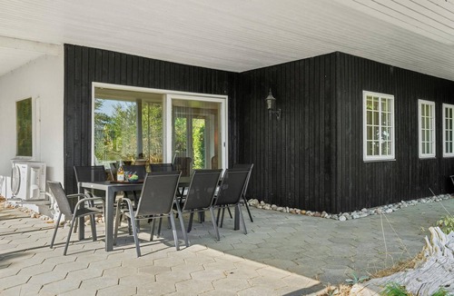 Knebel House | 4 bedroom nice home in Knebel