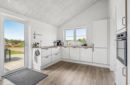Skaven Strand House | 4 bedroom nice home in Tarm