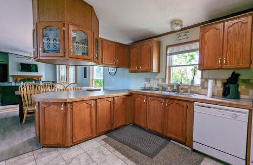 Ogallala House | 4 Bedroom North Ogallala. Off-Season Pricing