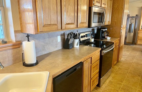 Davis House | 4 Bedroom on 15 Acres Near Crossbar Off Road Park & Turner Falls