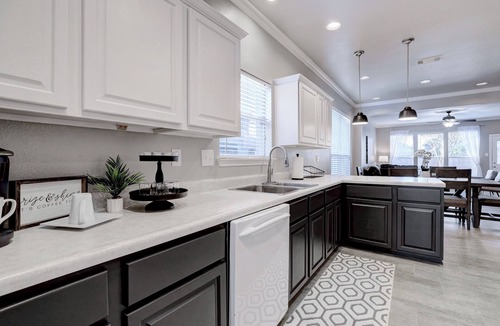 North San Antonio - SAT House | 4-bedroom One story house, Quiet getaway near shops, and military base