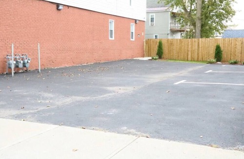 Schenectady Apartment | 4 bedroom parking ,washer & dryer Apt