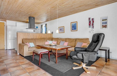 Øer Strand House | 4 bedroom pet friendly home in Ebeltoft