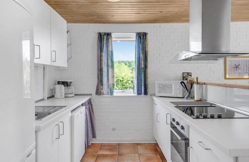 Øer Strand House | 4 bedroom pet friendly home in Ebeltoft