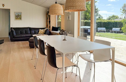 Ronde House | 4 bedroom pet friendly home in Rønde