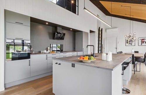 Skaven Strand House | 4 bedroom pet friendly home in Tarm