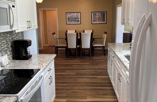 South Venice House | 4-Bedroom Pool Home Convenient To Beaches