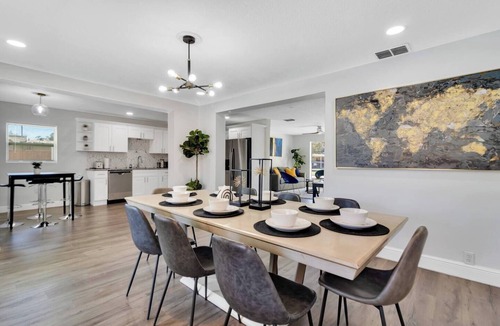 Englewood Park House | 4 Bedroom Pool Home - Pet Friendly