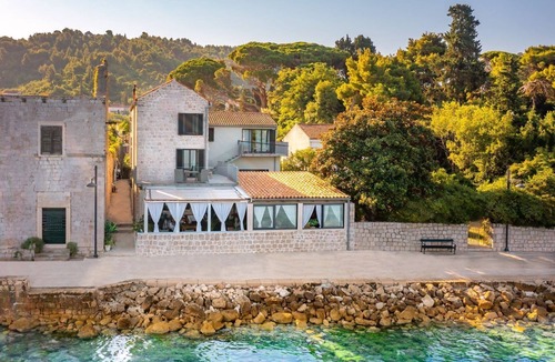 Lopud Island Villa | 4-Bedroom Seafront Villa in beautiful Lopud