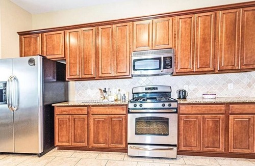 Sterling Ridge Apartment | 4 Bedroom Single family 92515 by Houzlet