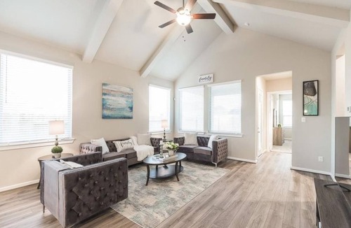 Sienna Plantation Apartment | 4 Bedroom Single family 92461 by Houzlet