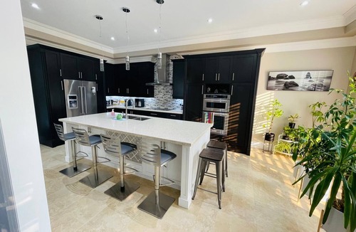 Gormley House | 4 Bedroom Spacious Enclave near Lake Wilcox