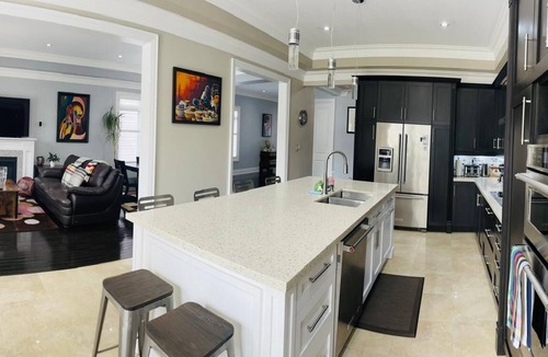 Gormley House | 4 Bedroom Spacious Enclave near Lake Wilcox