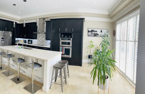 Gormley House | 4 Bedroom Spacious Enclave near Lake Wilcox