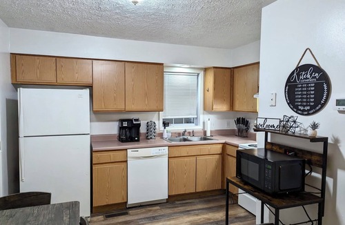 Blacksburg House | 4 Bedroom Spacious Home - Close to VT