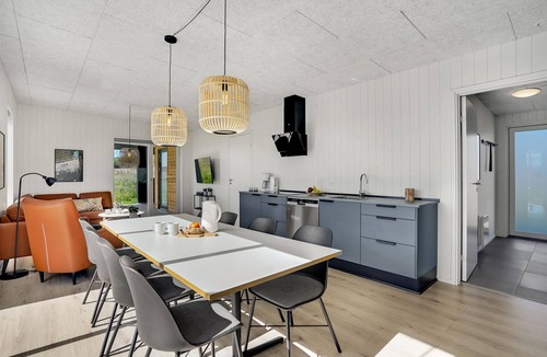 Hjarbæk House | 4 bedroom stunning home in Løgstrup