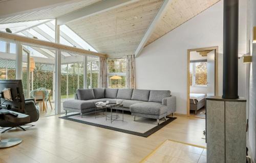 Haslevgarde House | 4 Bedroom Stunning Home In Hadsund