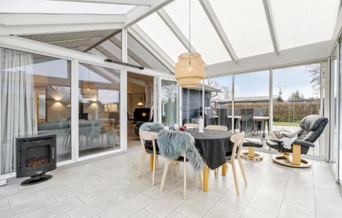 Haslevgarde House | 4 Bedroom Stunning Home In Hadsund