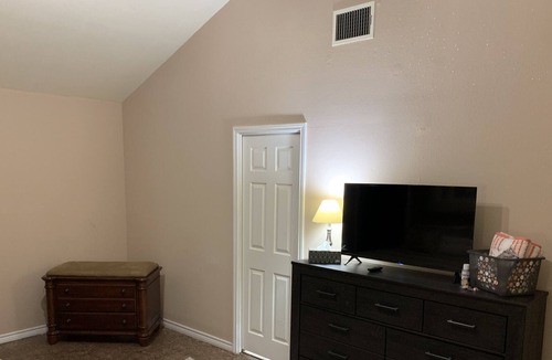 Garden Ridge House | 4 bedroom Texas Hill Country Haven. Great peaceful location. Attractions close!