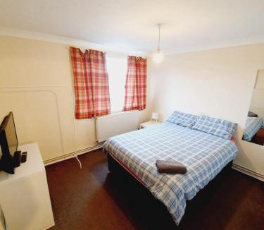 Thundersley Apartment | 4 Bedroom Thundersley Apartment