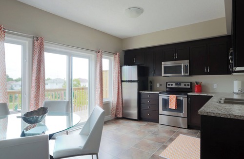 Highland West House | 4-bedroom Town House Condo