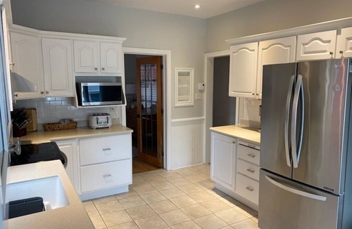 South End House | 4 Bedroom Urban Main floor Apartment in House!