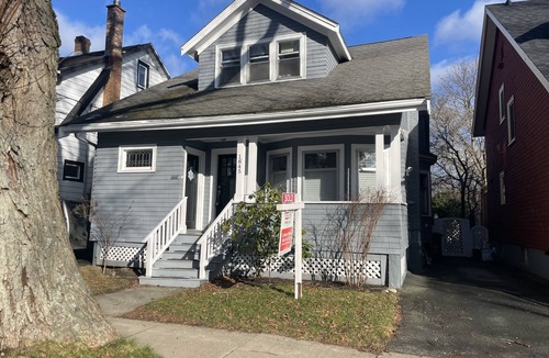 South End House | 4 Bedroom Urban Main floor Apartment in House!
