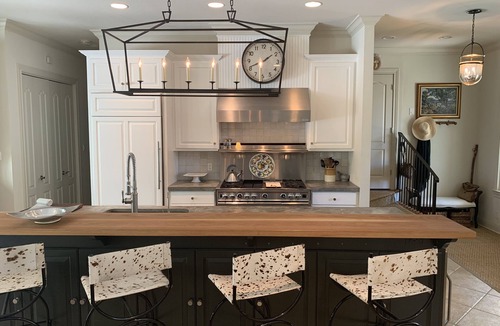 Seguin House | 4-bedroom vacation home just a lovely walk to Guadalupe River