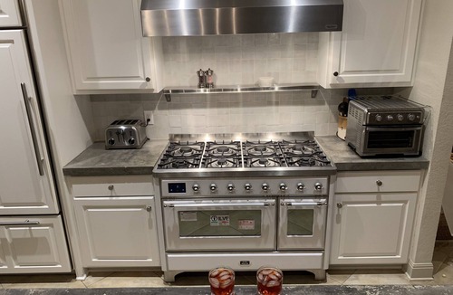 Seguin House | 4-bedroom vacation home just a lovely walk to Guadalupe River