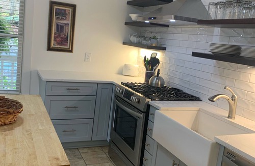 Franklin Cottage | 4 bedroom Victorian Guest house with pool on Country Estate close to Nashville