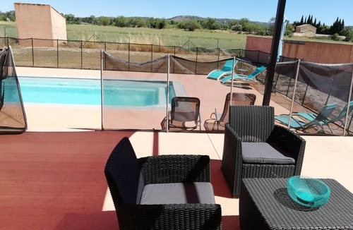 Cournonsec House | 4-bedroom villa, open view over fields, swimming pool, enclosed garden