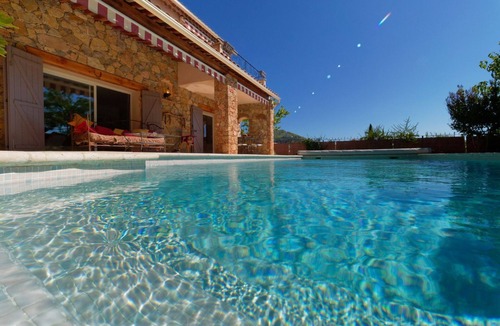 Taradeau Villa | 4 bedroom villa with pool, sauna, jacuzzi