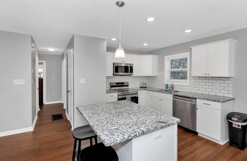 Huntsville House | 4 Bedroom w/Dedicated Workspace