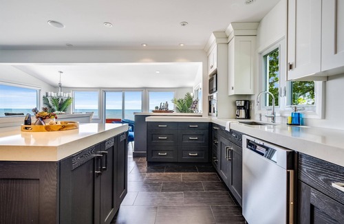 Kingsville House | 4 Bedroom Water's Edge Oasis with Salt Water Pool