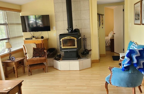 Catchacoma Cottage | 4-bedroom waterfront cottage in Trent Lakes