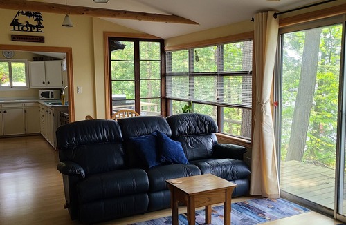 Catchacoma Cottage | 4-bedroom waterfront cottage in Trent Lakes