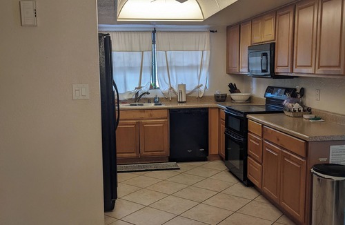 Mesa House | 4 Bedroom Waterfront Home. Family Retreat. No Stairs. Fish from Private Dock.