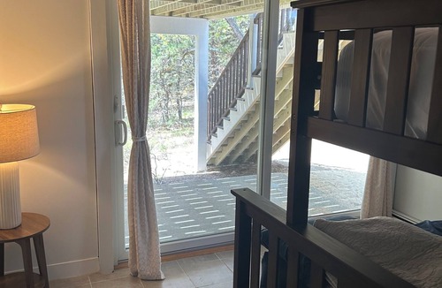Indian Neck Heights House | 4 Bedroom Wellfleet Retreat - Walk to 2 peaceful bay beaches
