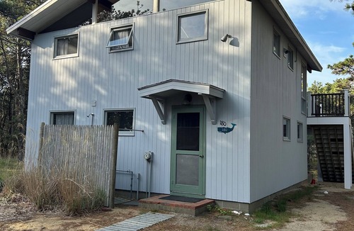 Indian Neck Heights House | 4 Bedroom Wellfleet Retreat - Walk to 2 peaceful bay beaches