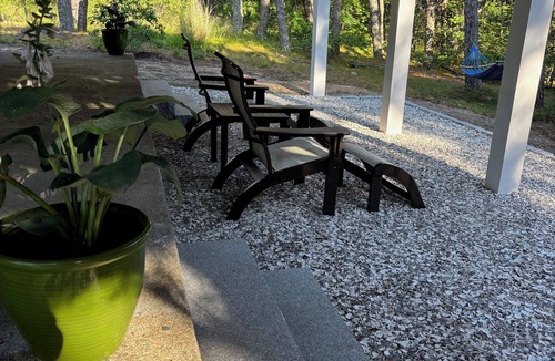 Indian Neck Heights House | 4 Bedroom Wellfleet Retreat - Walk to 2 peaceful bay beaches