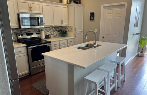 Bethel-Danebo House | 4 Bedroom with all the things!