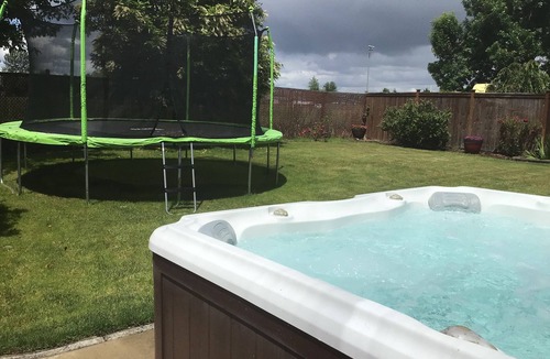 Bethel-Danebo House | 4 Bedroom with all the things!