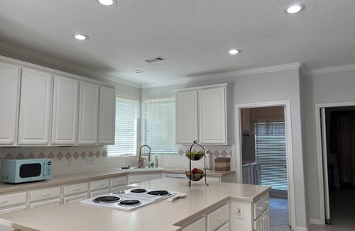 Friendswood House | 4-bedroom with King/Queen/Full Beds Near a Park & Lake