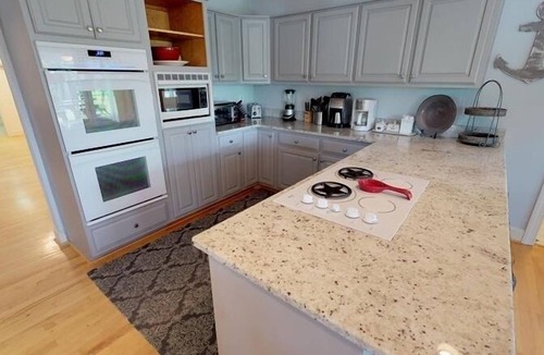 Huddleston House | 4 Bedrooms, 1 Flex Room, 2½ Bathrooms! Flat Lot & SANDY BEACH! Pet Friendly!