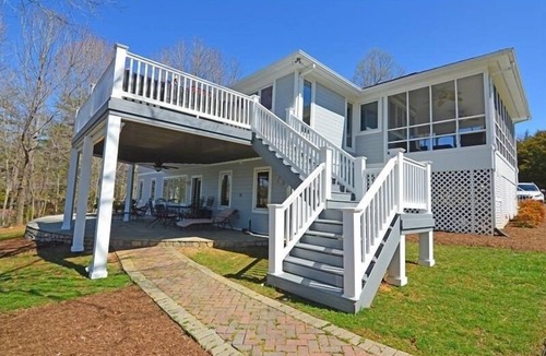 Huddleston House | 4 Bedrooms, 1 Flex Room, 2½ Bathrooms! Flat Lot & SANDY BEACH! Pet Friendly!