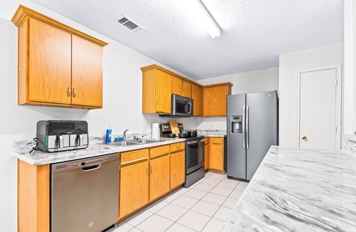 Buckner Terrace - Everglade Park House | 4 bedrooms, 2 bathrooms n