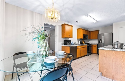 Buckner Terrace - Everglade Park House | 4 bedrooms, 2 bathrooms n