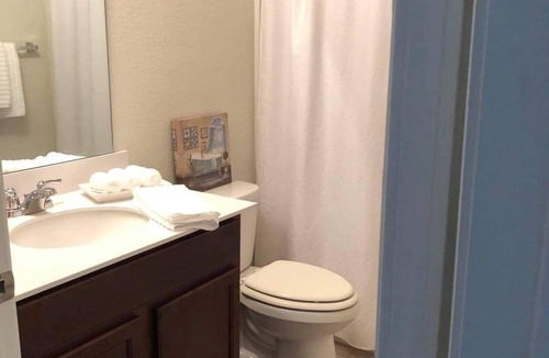 Aubrey House | 4 Bedrooms/2Bath Extremely clean Home Two Years old
