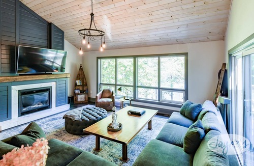 Gravenhurst Cottage | 4 bedrooms, 3 baths, Silver Lake, Gravenhurst, Newly Renovated!